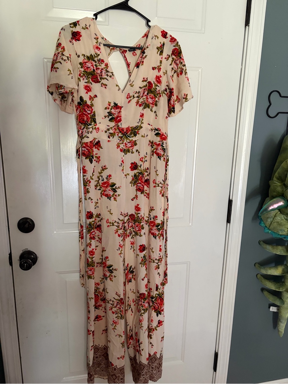 ANGIE L Floral Keyhole Romper - Cream with Red Roses! So light and breezy